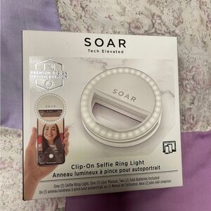 Soar selfie clip on ring light